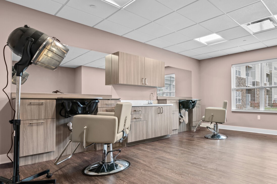 Senior Living Services | Greater Metro Detroit Area | Lockwood - Lyon_Salon